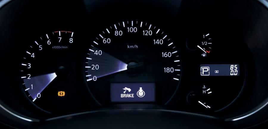  Nissan Elgrand 2011 года  (фото 15 из 44)
